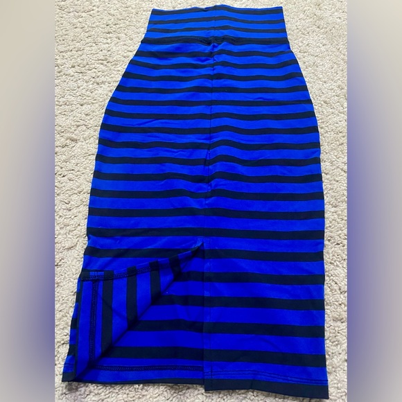 BEBE Women's High Waisted BodyCon Blue and Beige Stripes Midi Pencil Skirt, xxs - Picture 3 of 4